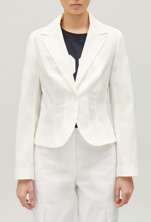 White slim-fit suit jacket