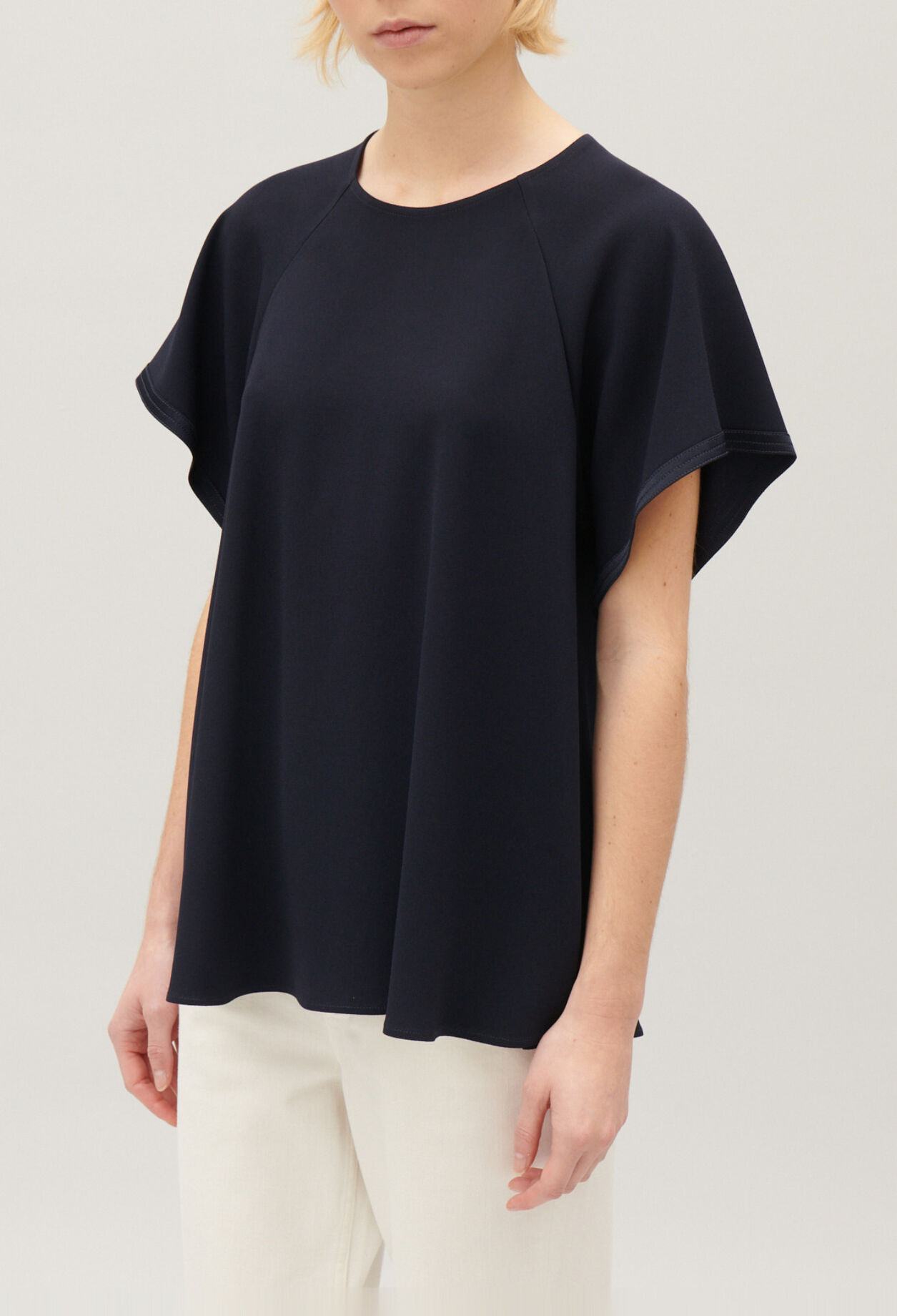 Navy short-sleeved top