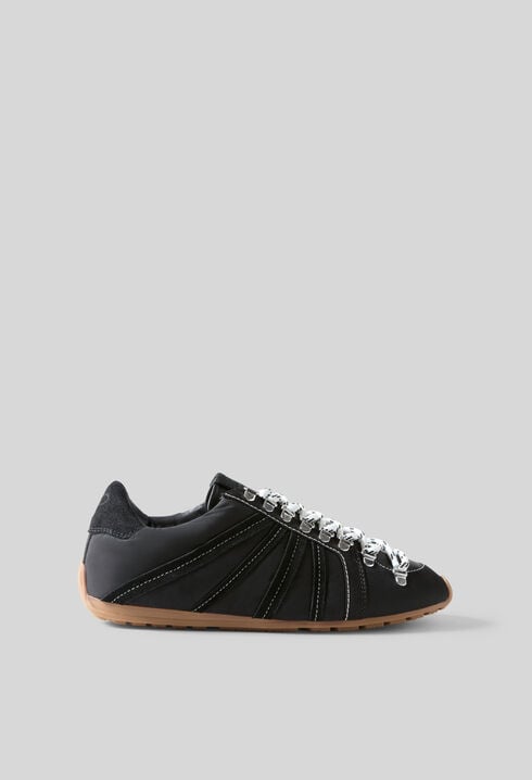 Swing metallic trainers
