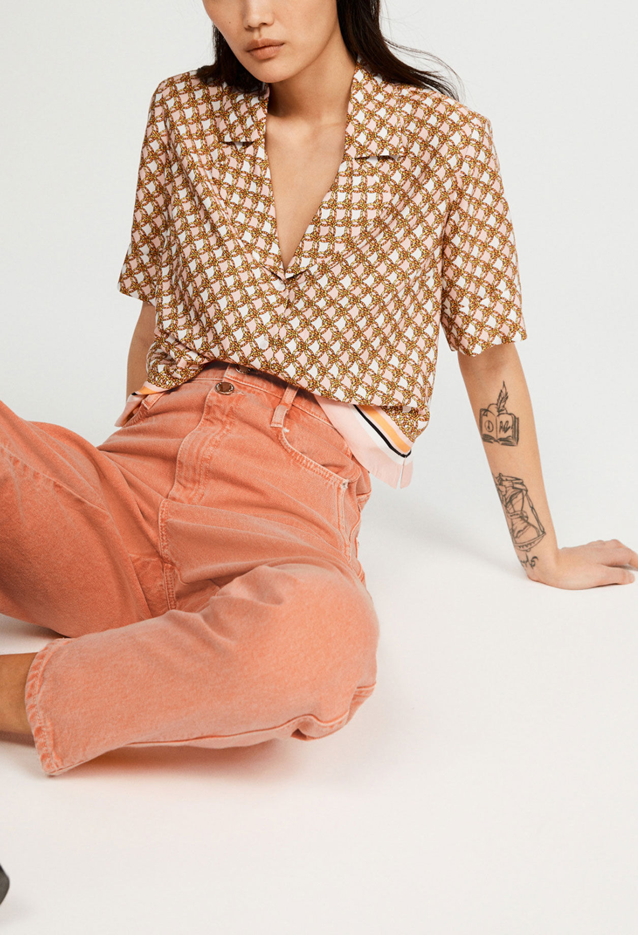 Short-sleeved shirt Short-sleeved shirt