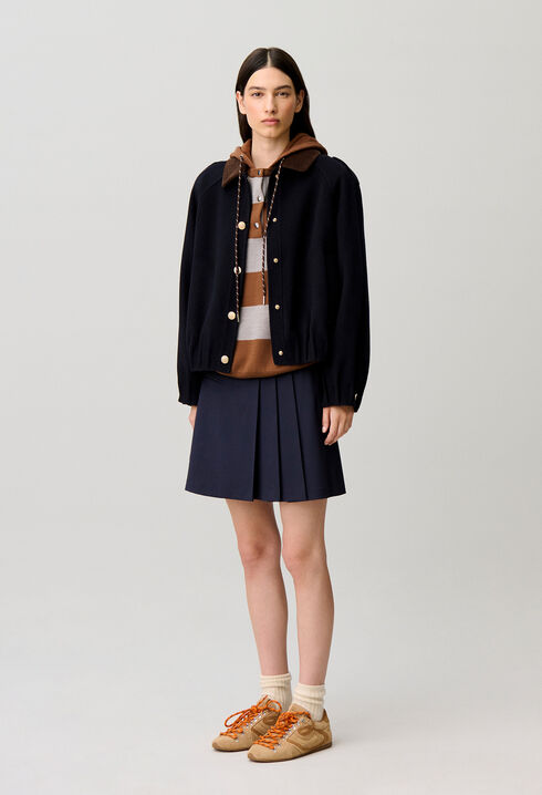 Oversized jacket with gold poppers