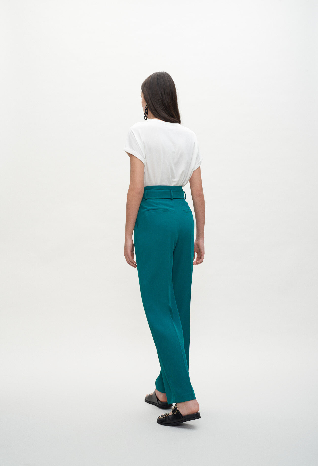 Belted carrot trousers