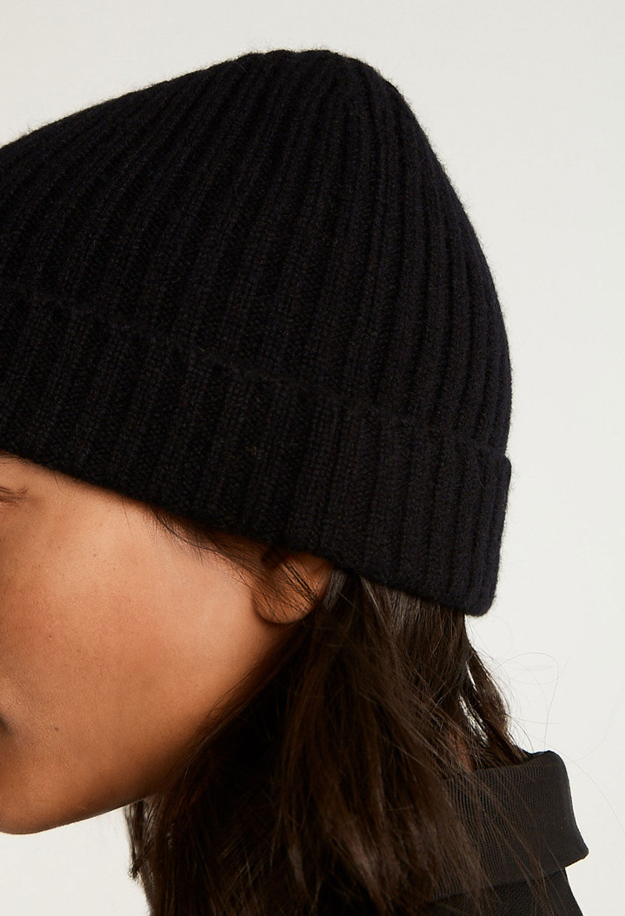 Ribbed cashmere beanie hat Ribbed cashmere beanie hat