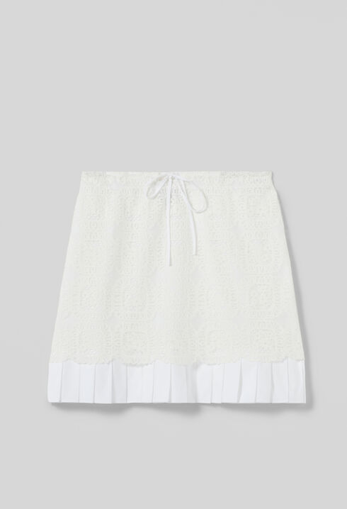 Short lace skirt