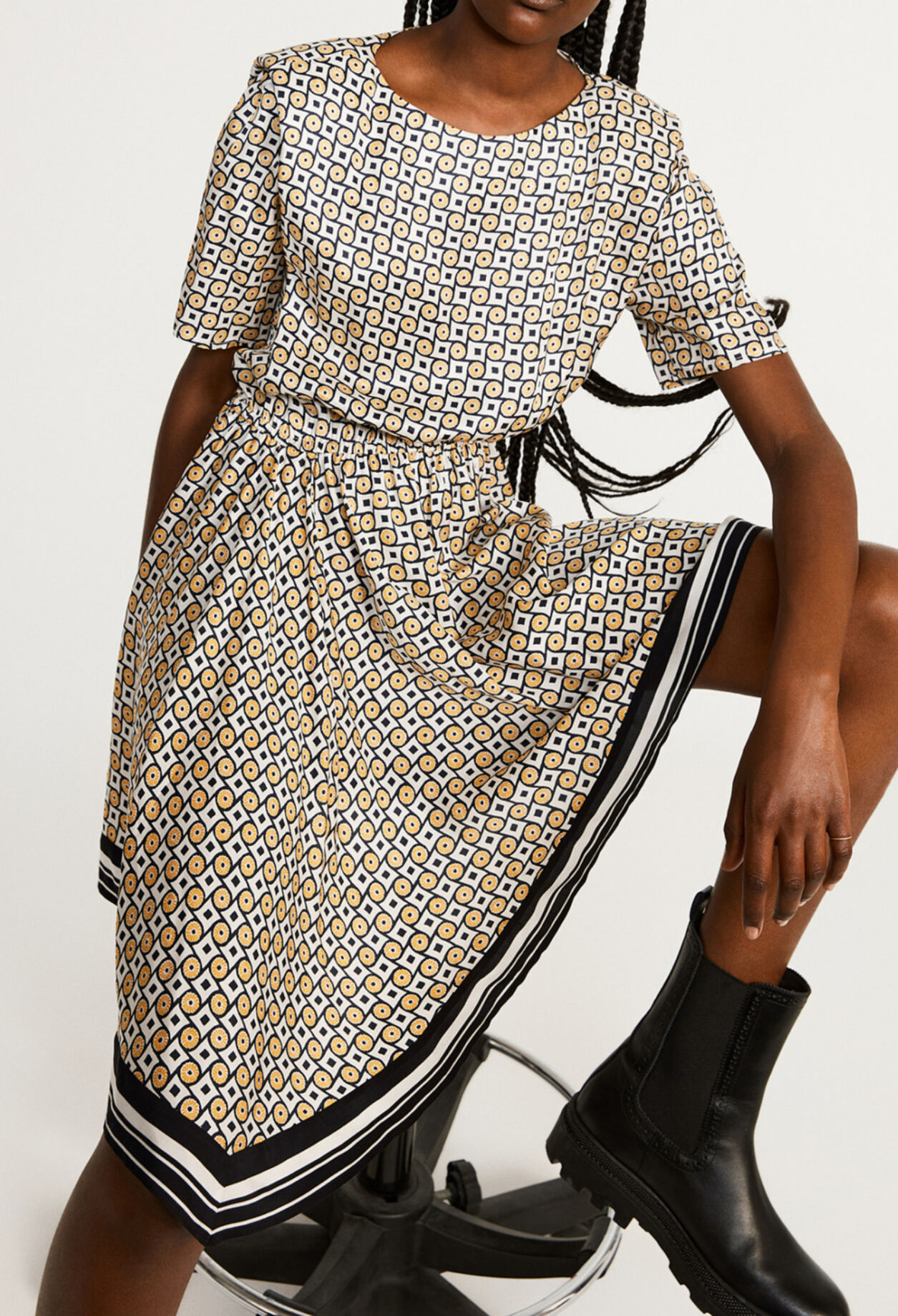 Short dress made from