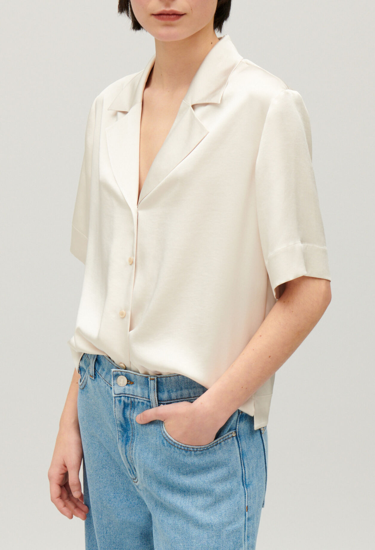 Floaty short-sleeved shirt