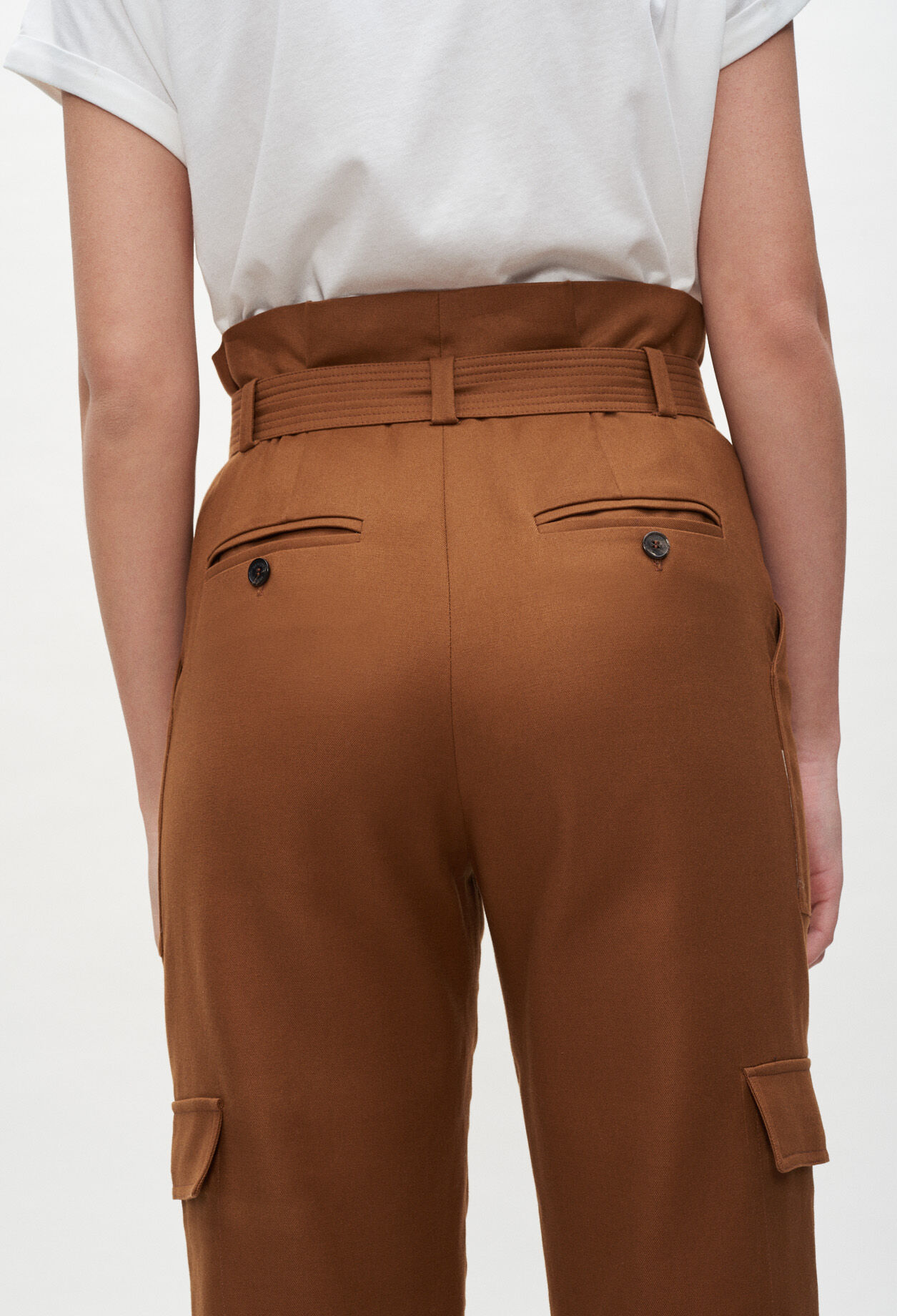 Straight-leg trousers with pockets Straight-leg trousers with pockets