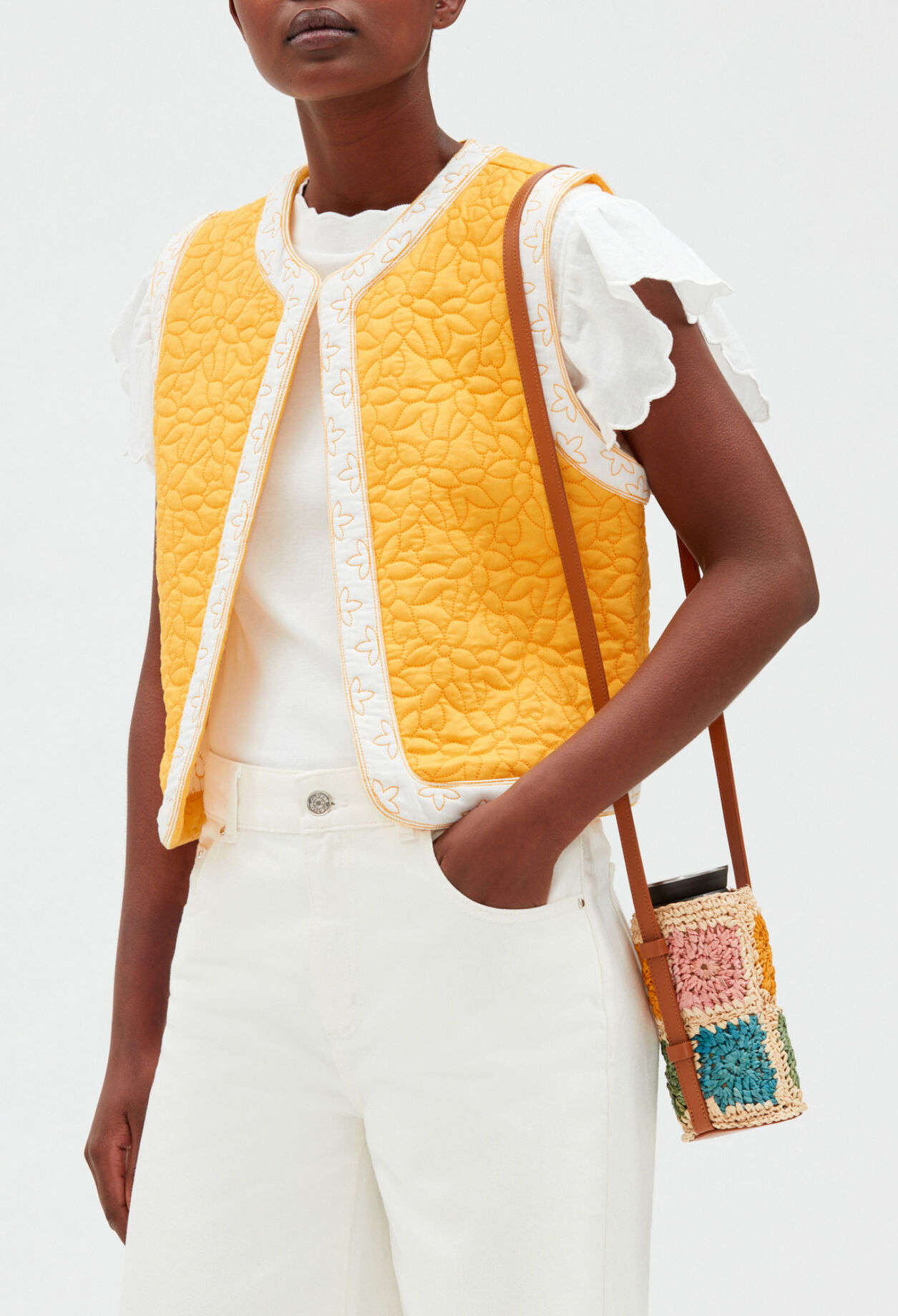 Sleeveless bouty-braid jacket