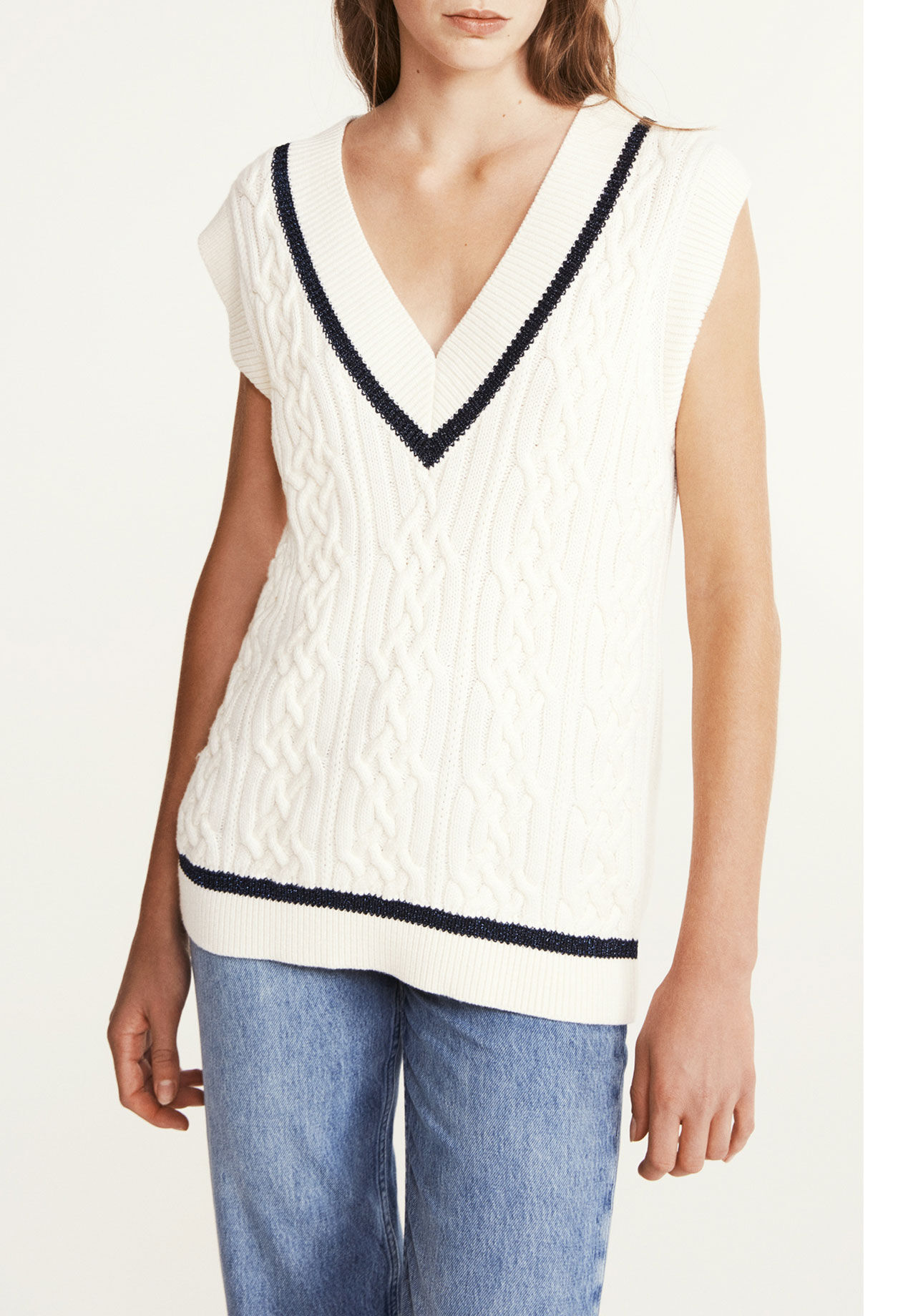Sleeveless pullover Sleeveless pullover