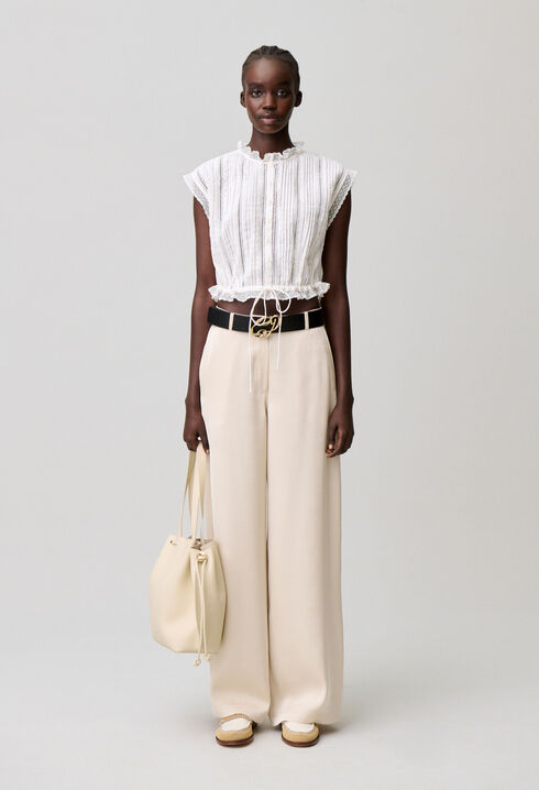 Sleeveless short shirt