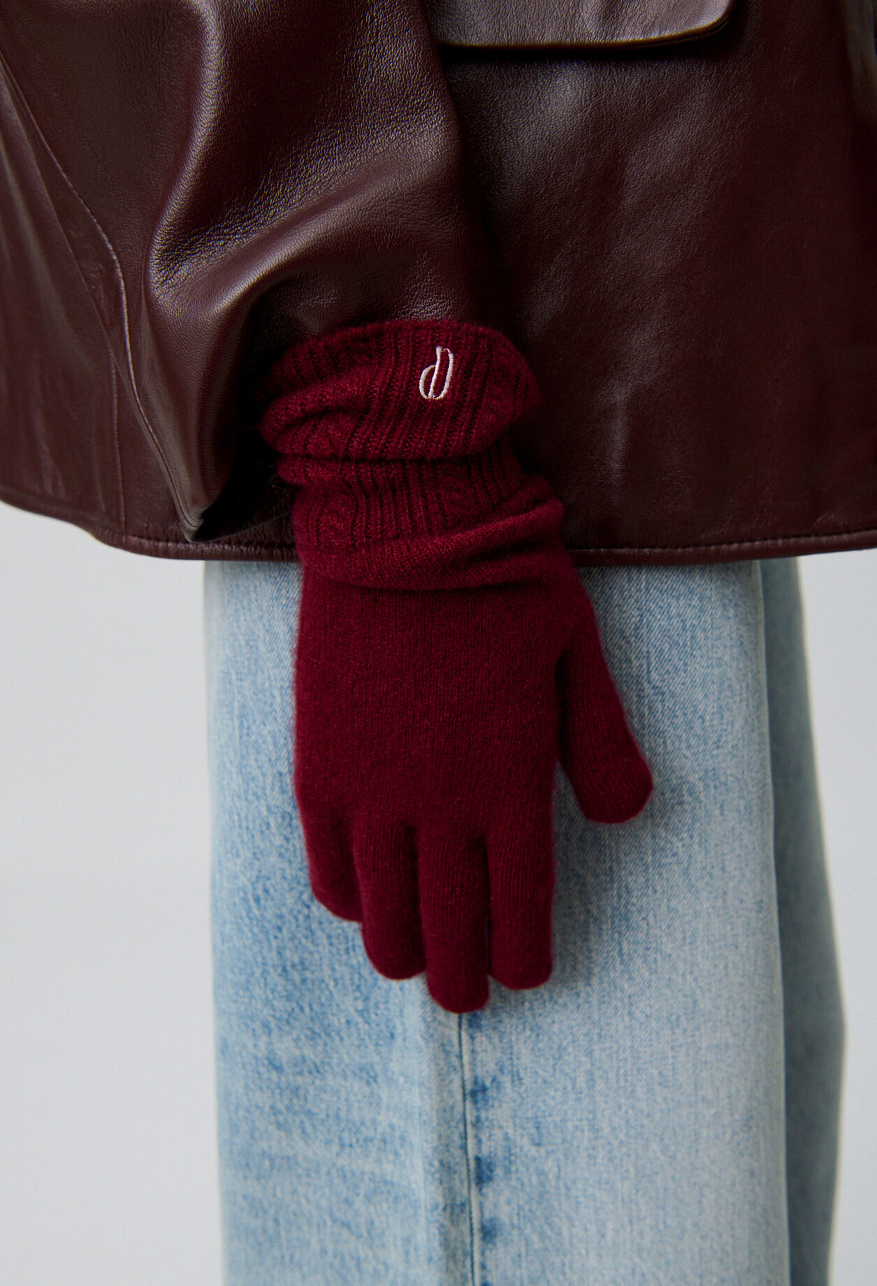 Knit gloves