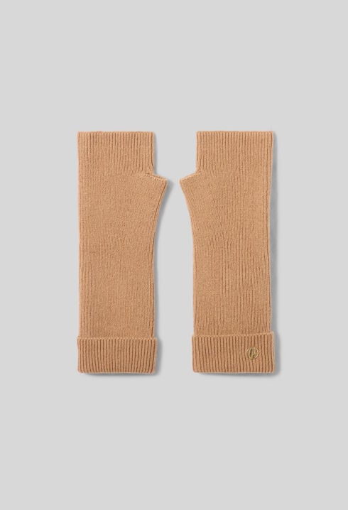 Wool mitts with gold CP rivet