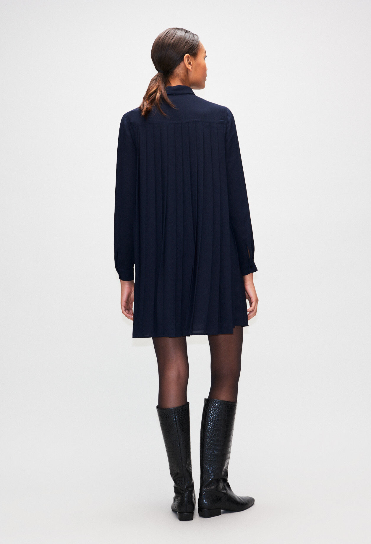 Plated shirt dress w/ lavallière detail