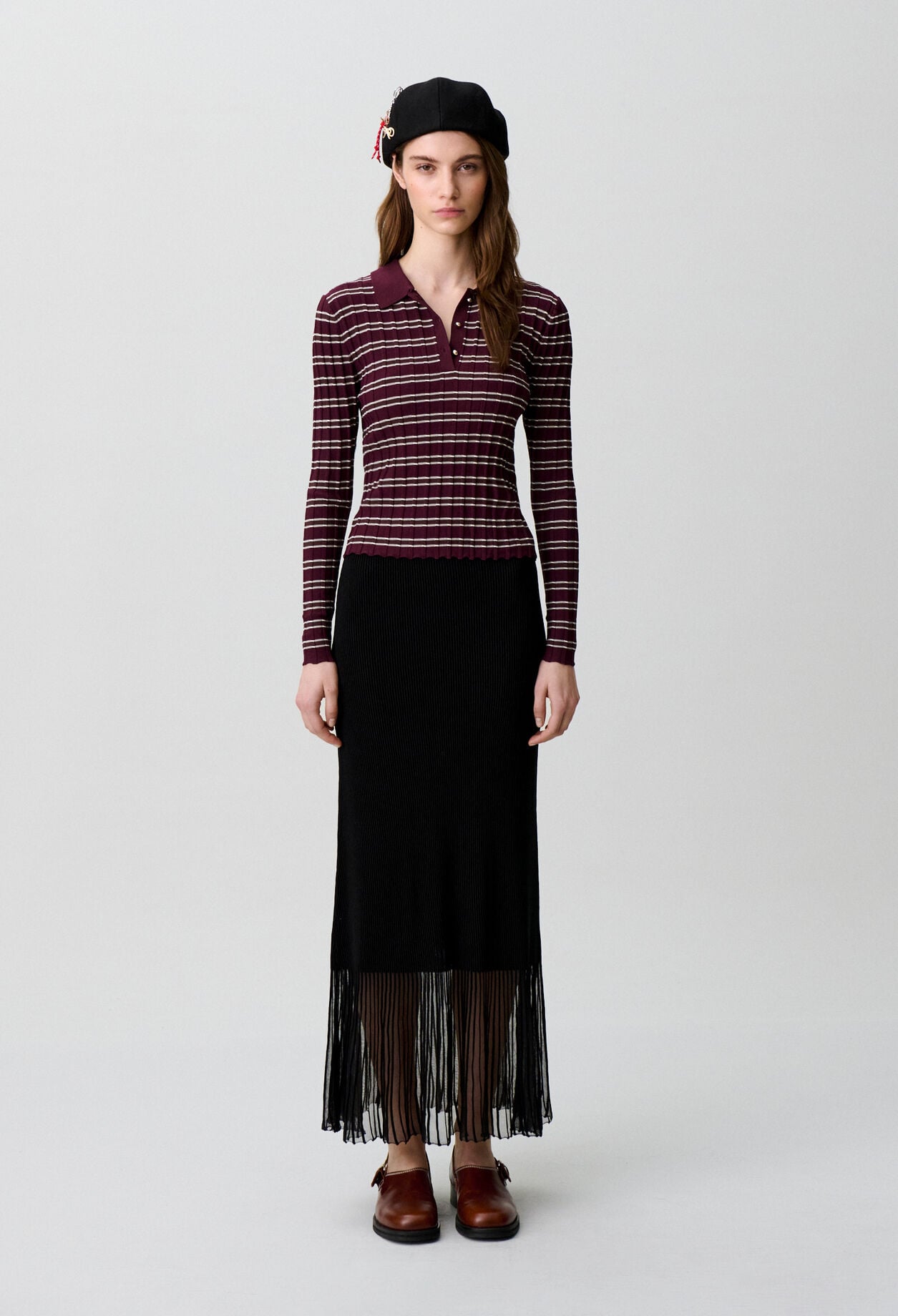 Long knitted skirt