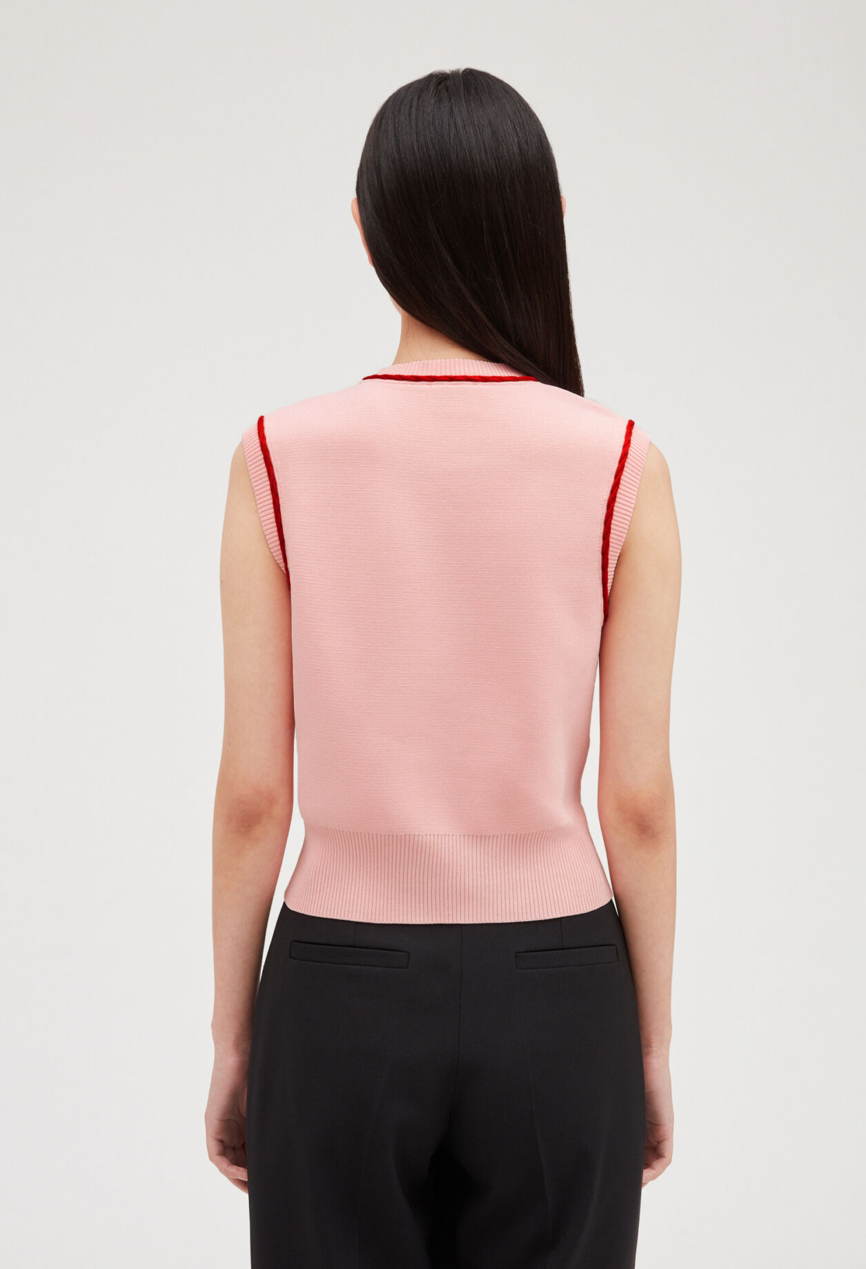 Two-tone sleeveless knitted jumper