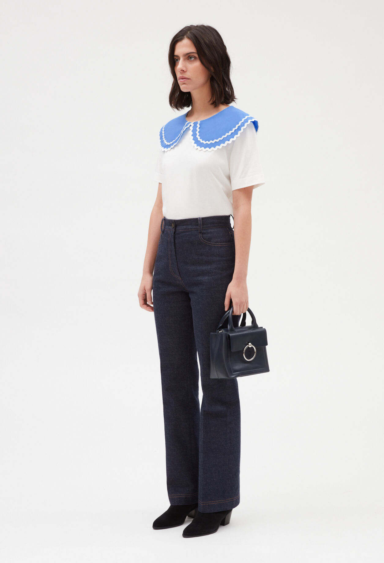 Ecru T-shirt with Peter Pan collar Ecru T-shirt with Peter Pan collar