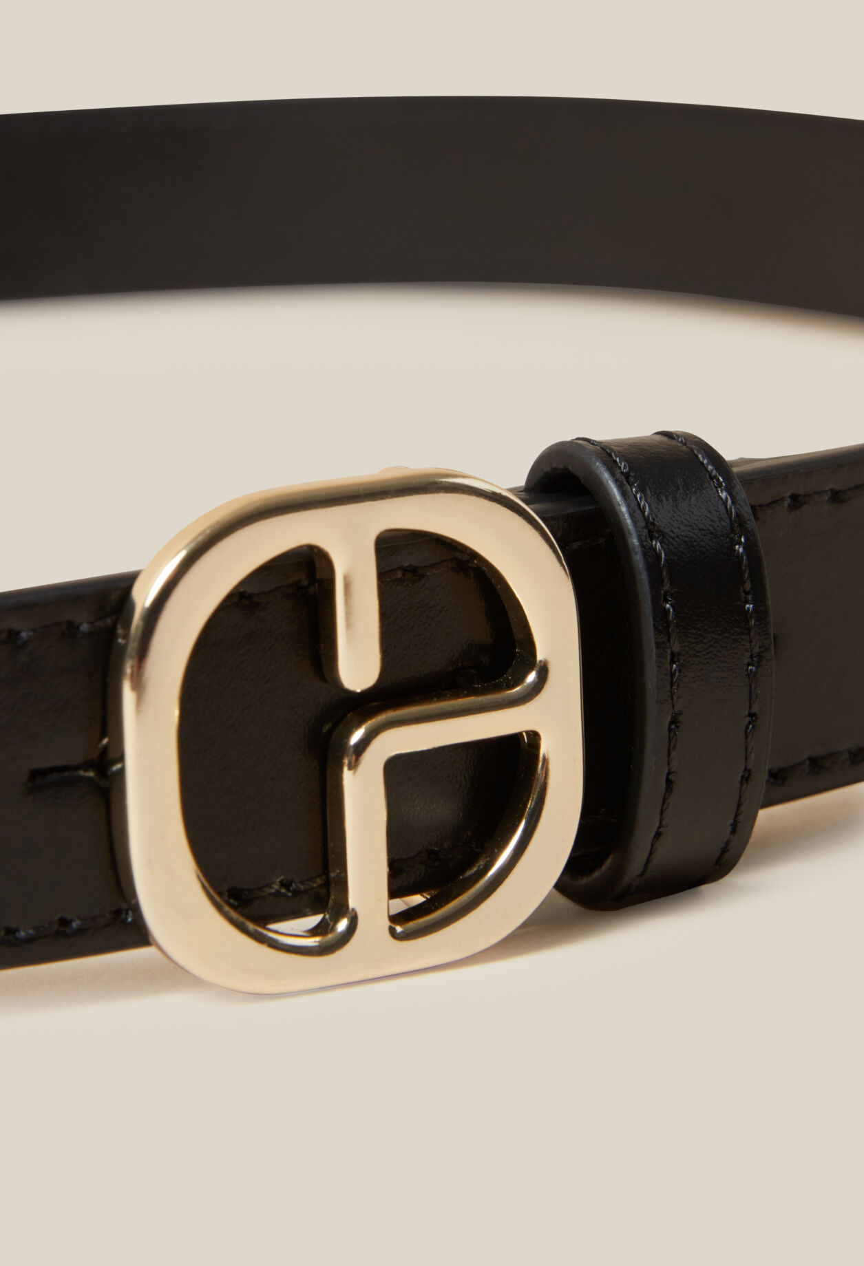 Black leather belt 