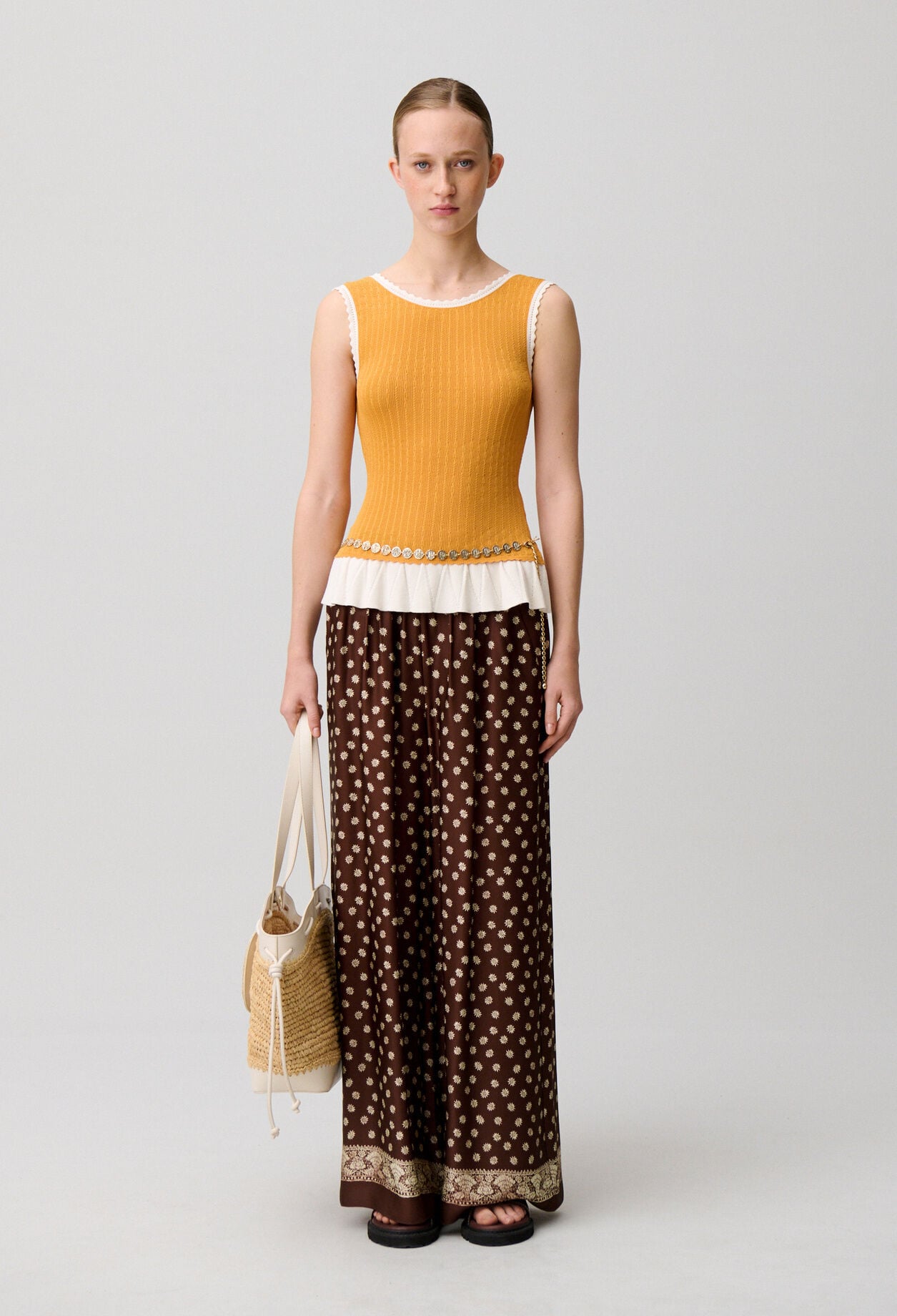 Round neck knit top