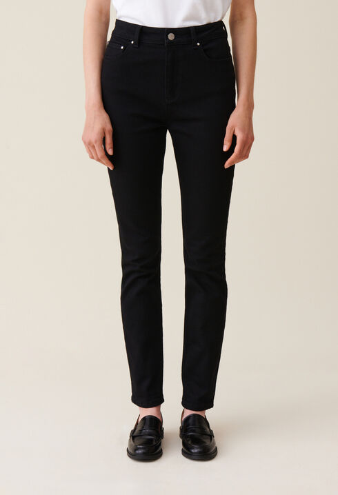 Black mid-rise slim jeans