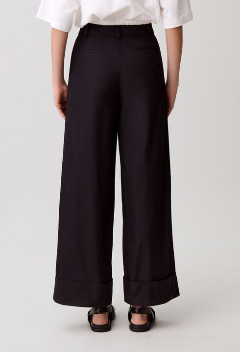 Wide-leg trousers