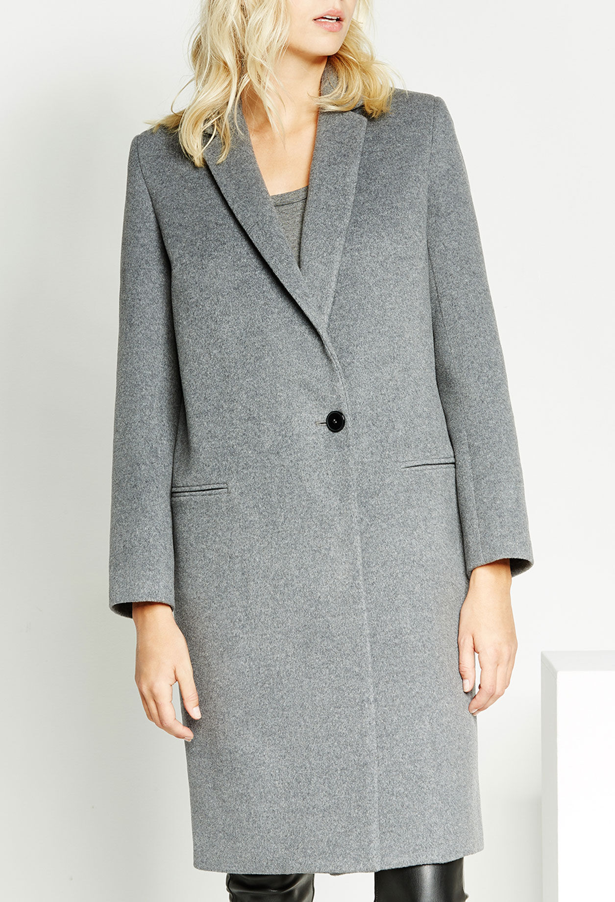 Mid-length coat