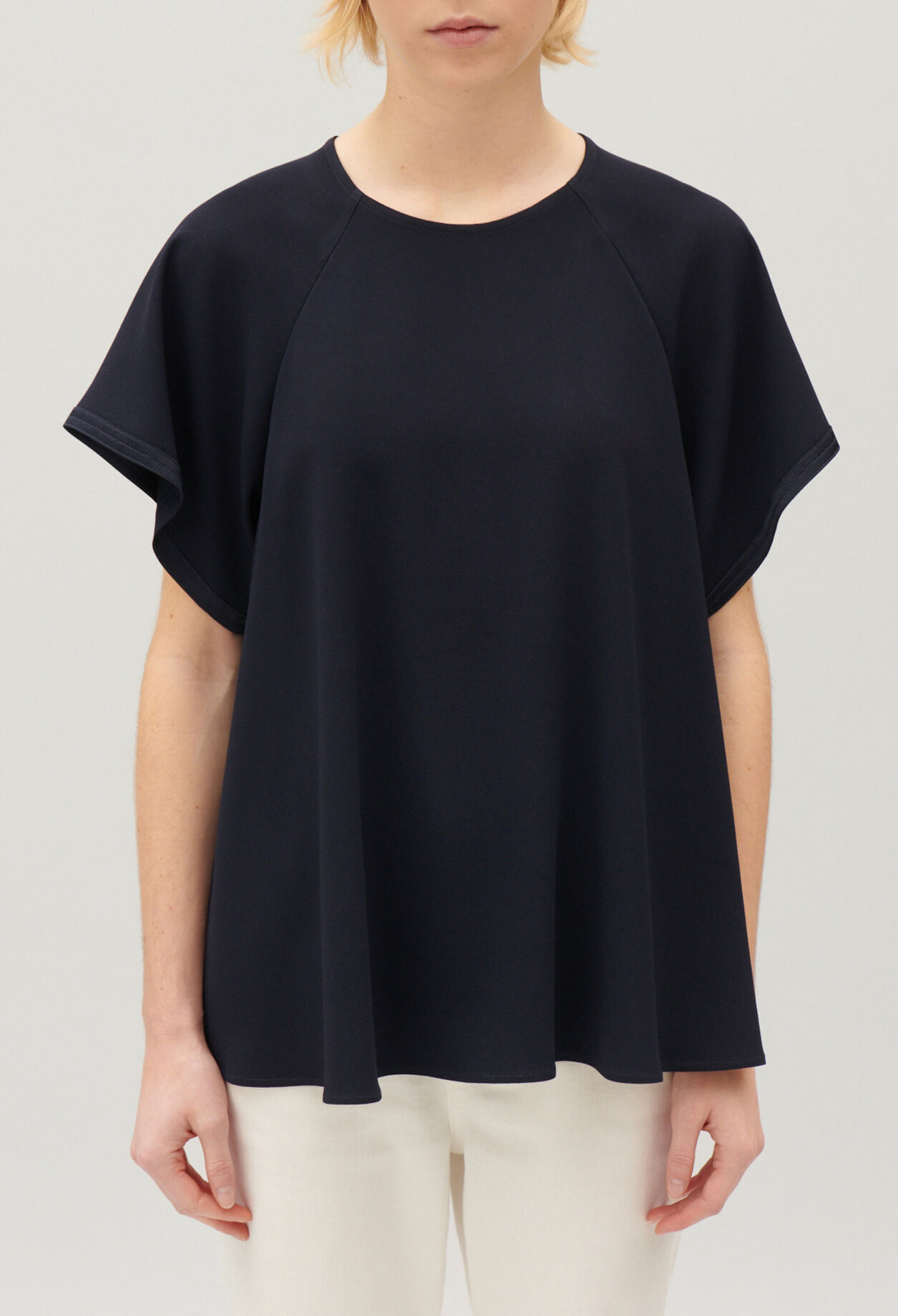 Navy short-sleeved top