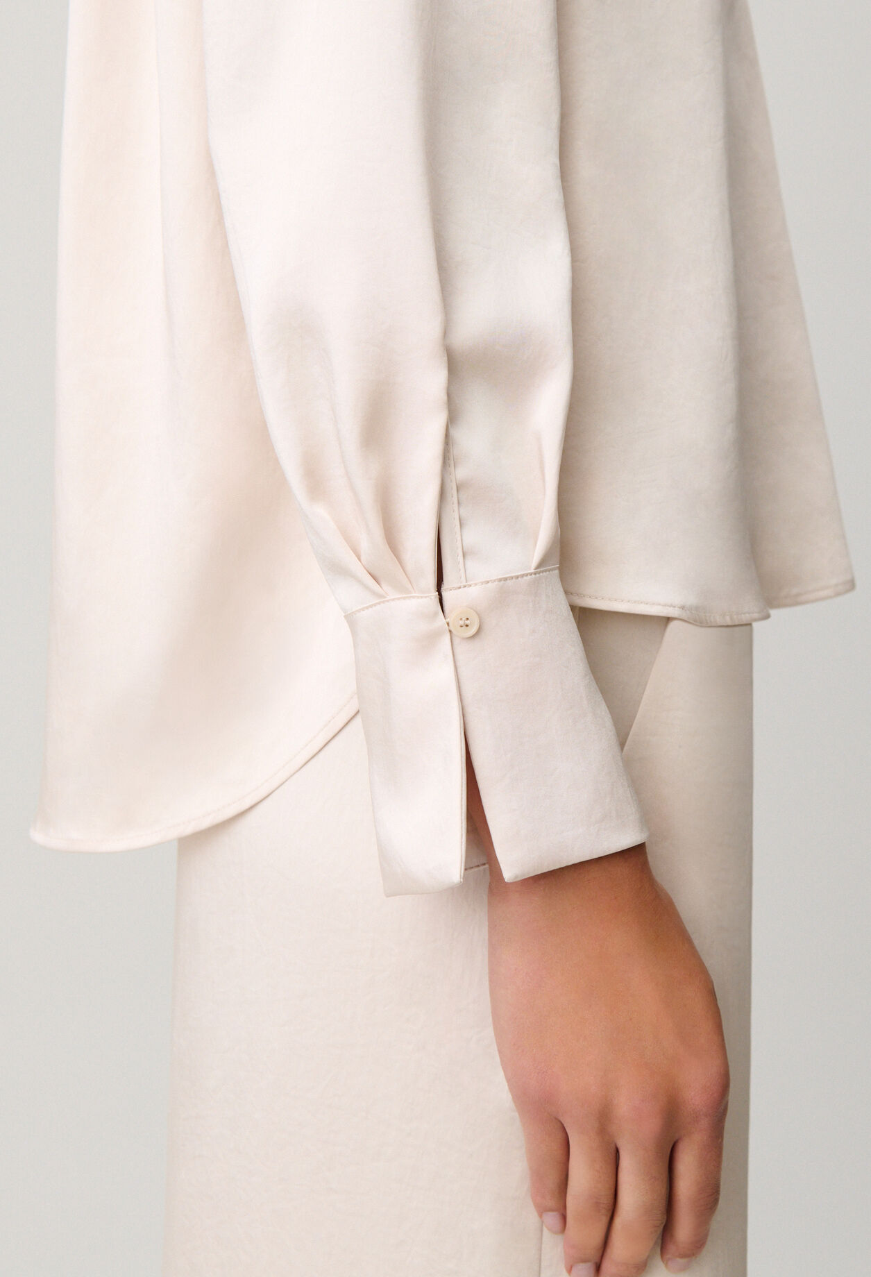 Collared flowy blouse