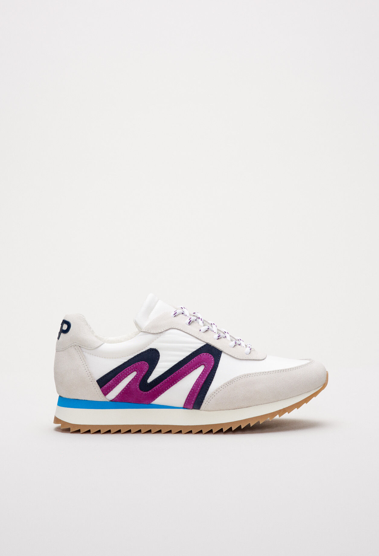 Classic lace-up trainer