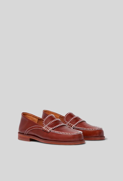 Smooth leather sandals & stitches