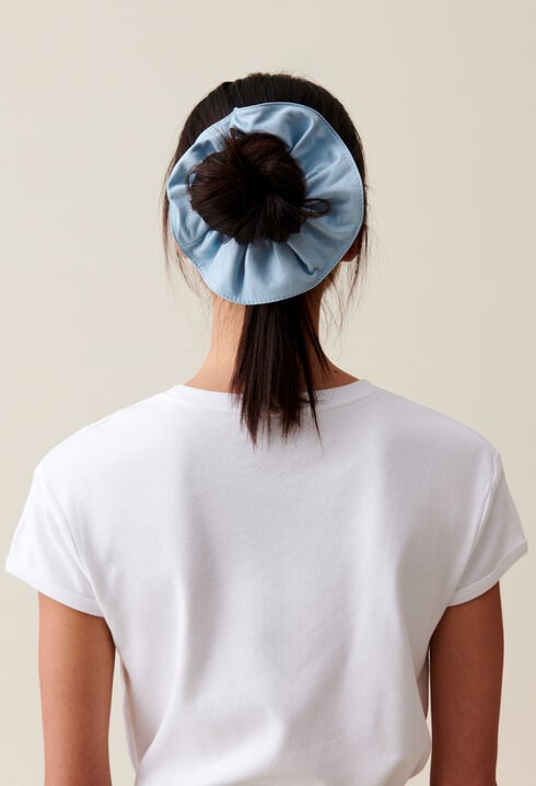 Leather scrunchie with topstitching