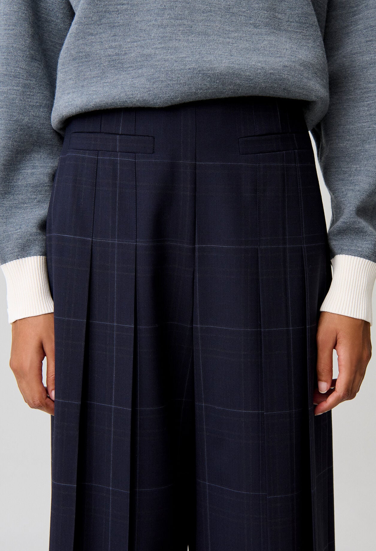 Wide-leg checked trousers