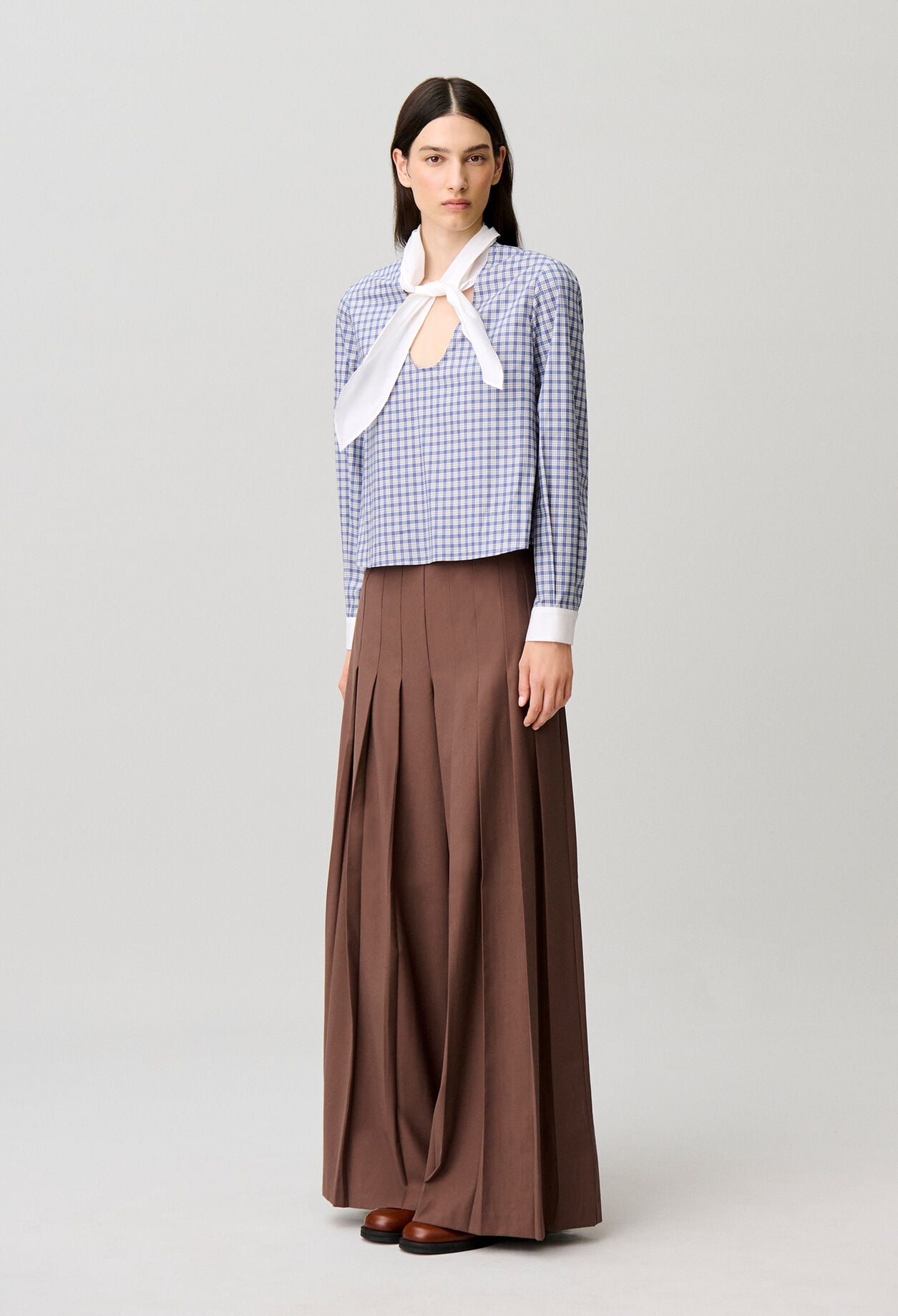 Wide straight-leg trousers