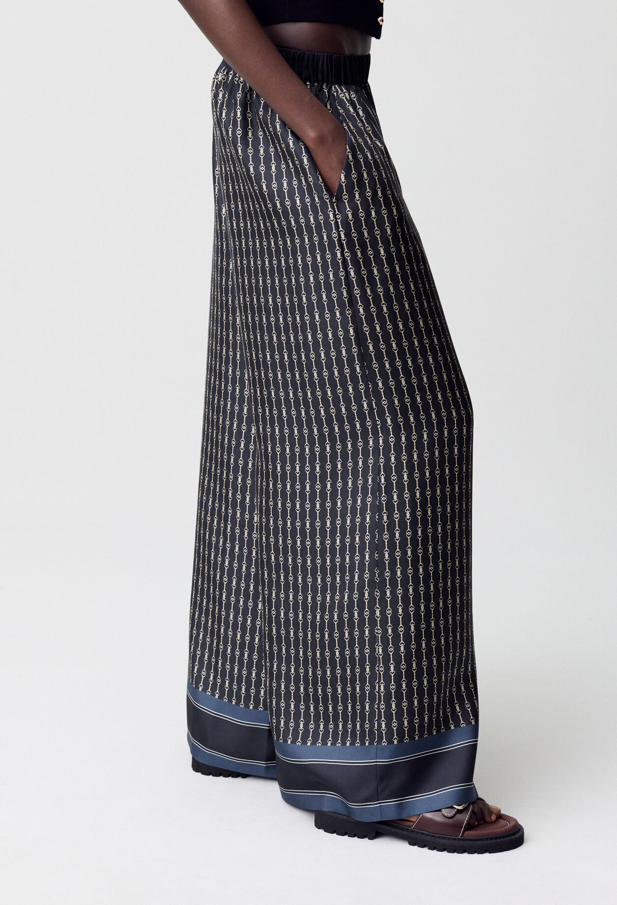 Flowy printed trousers