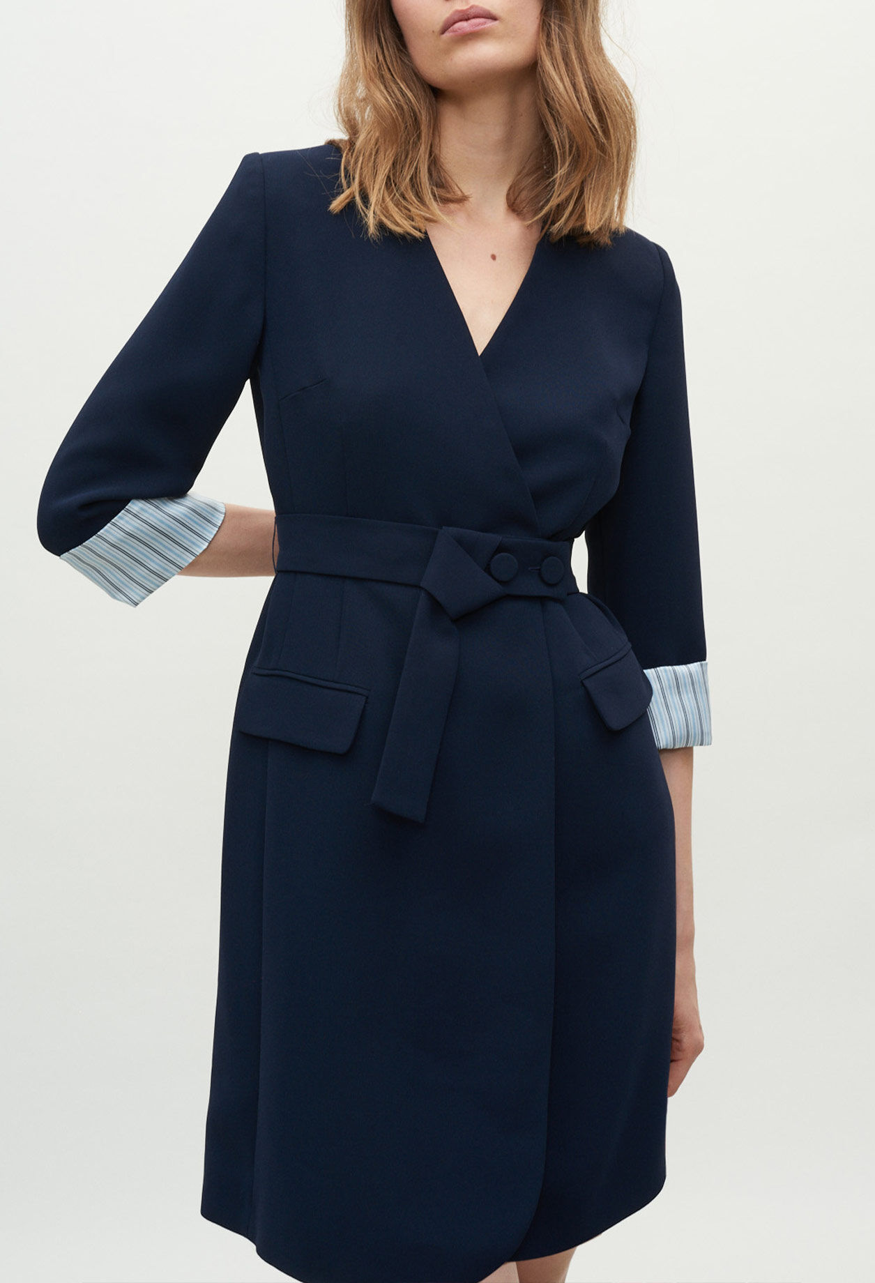 Dress with contrasting cuffs Dress with contrasting cuffs