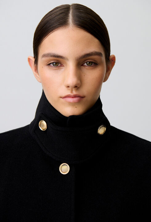 Short gold blouson coat