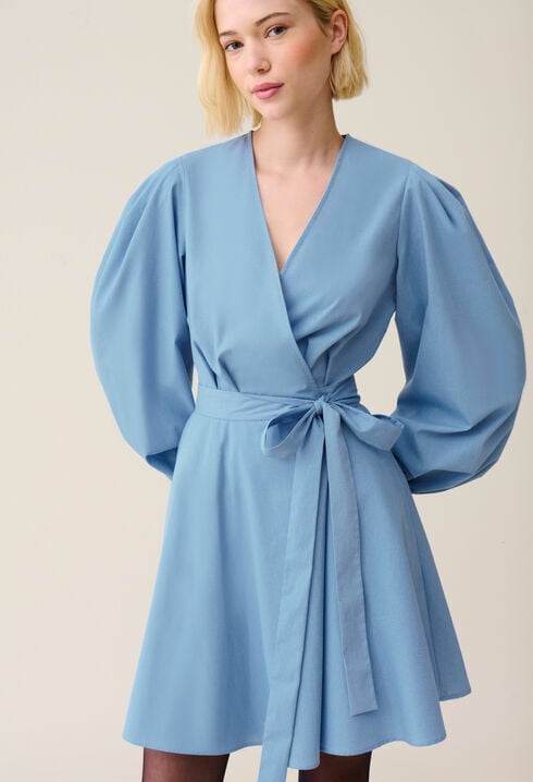 Blue short dress with puff sleeves