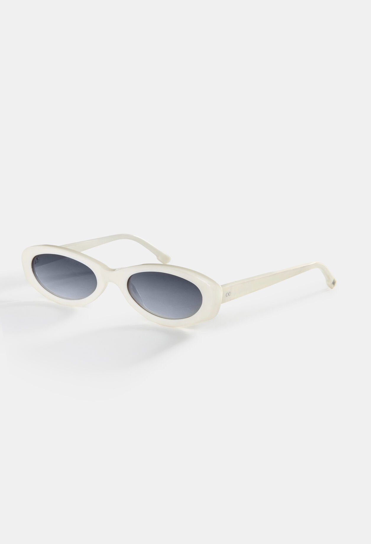 Oval sunglasses