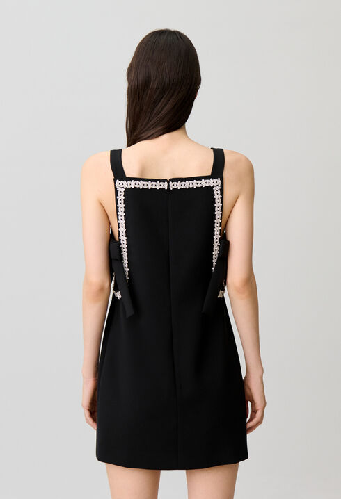 Fitted straight dress with bows