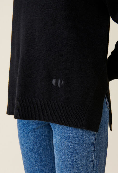 Black cashmere jumper with high neck
