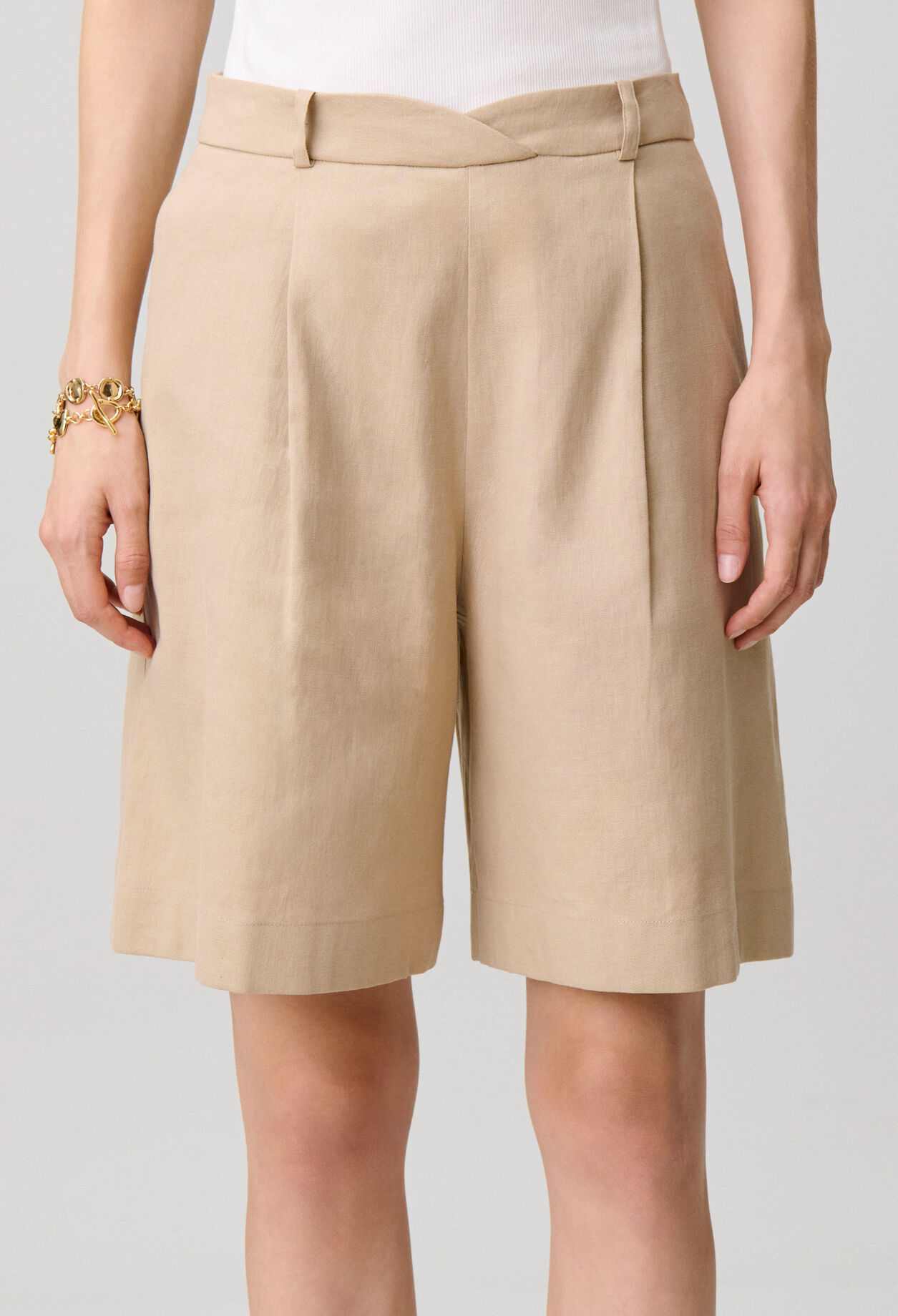 Linen Bermuda shorts