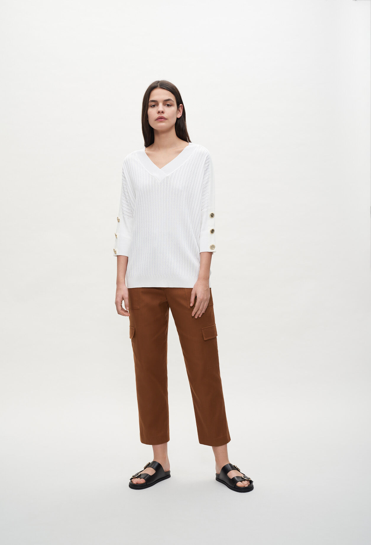 Buttoned jumper with mid-length sleeves Buttoned jumper with mid-length sleeves