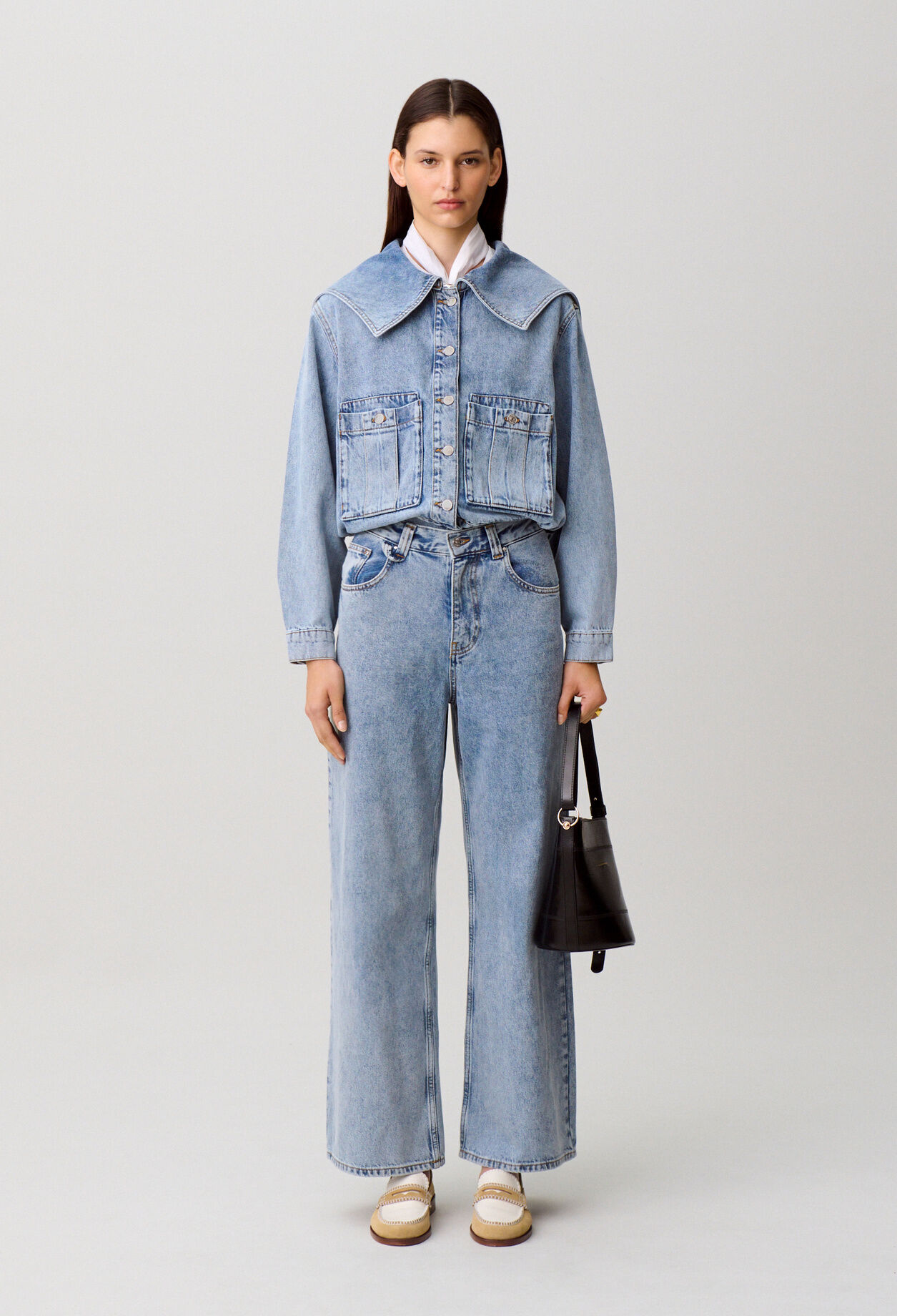 Wide-leg denim jeans