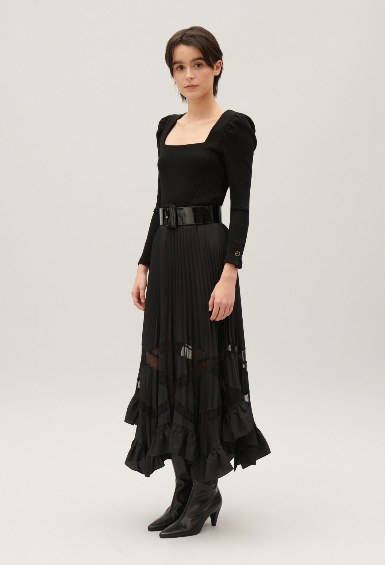 Asymmetrical pleated skirt Asymmetrical pleated skirt
