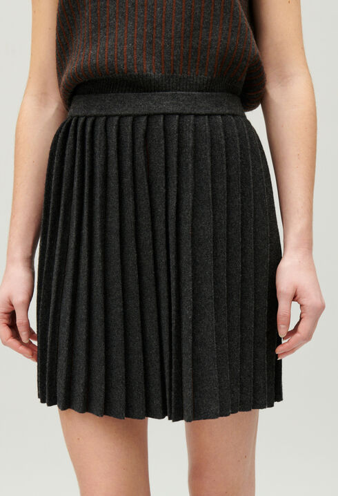 Marled grey pleated short skirt