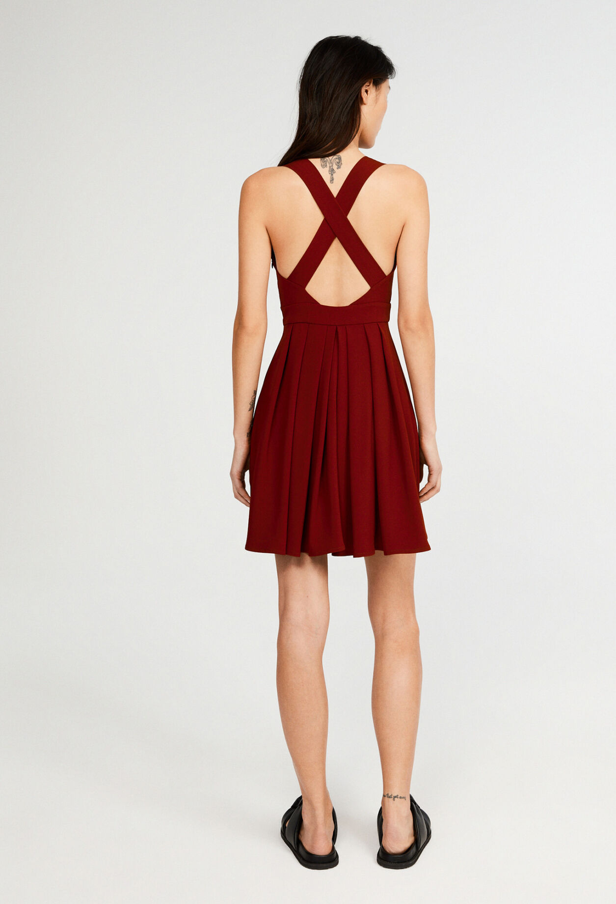 Short sleeveless dress Short sleeveless dress