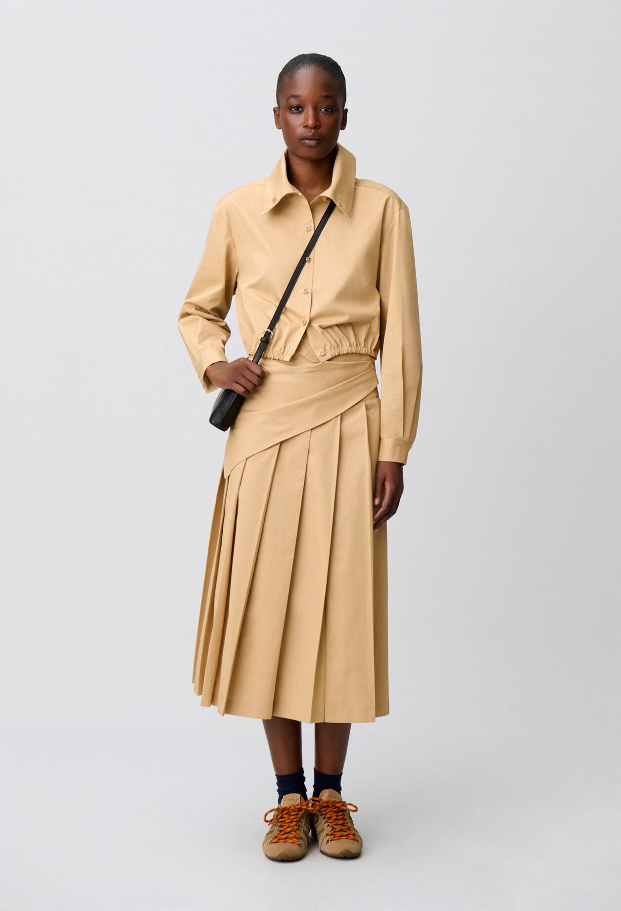 Cropped high neck shirt