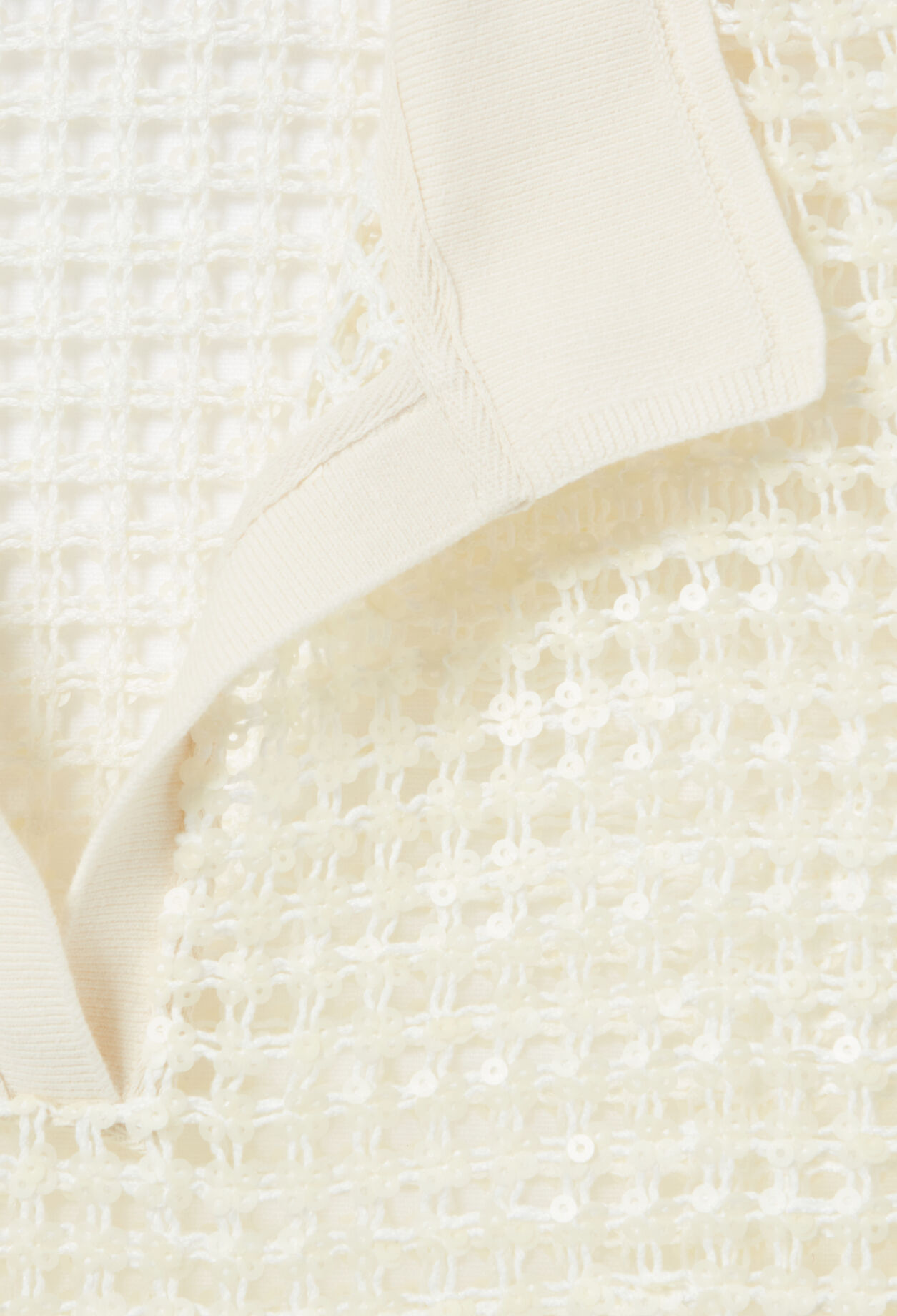 Short-sleeved crochet top