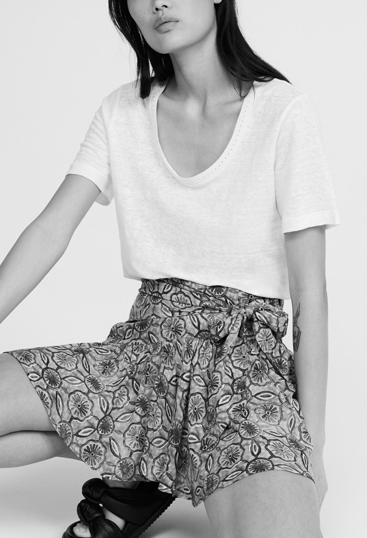 Straight cut T-shirt Straight cut T-shirt