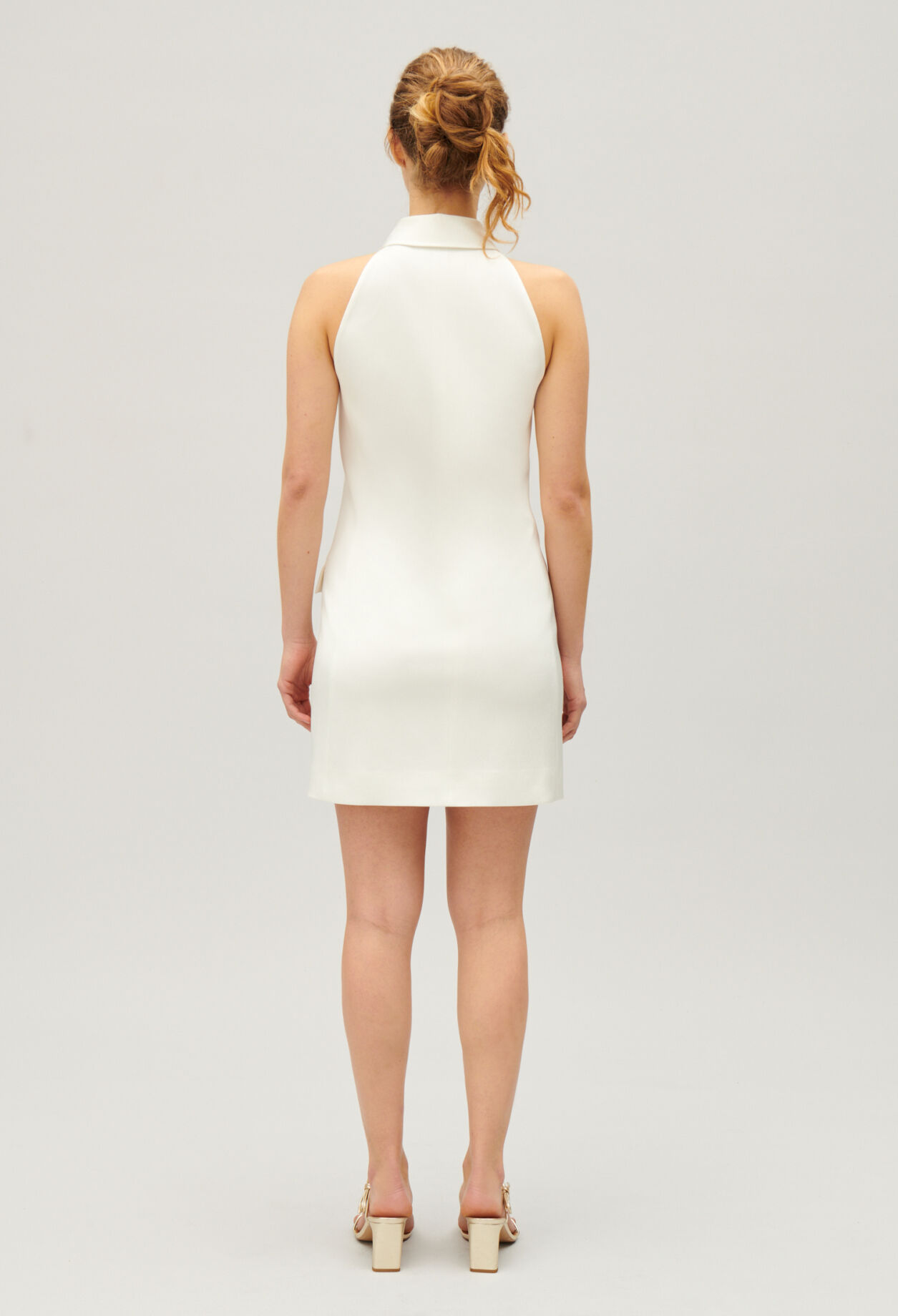 Short ecru satin dress