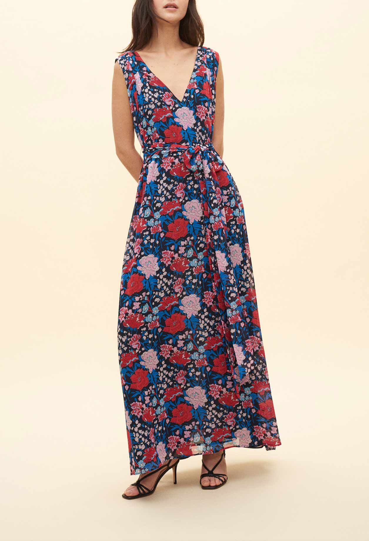 Sleeveless flowery dress